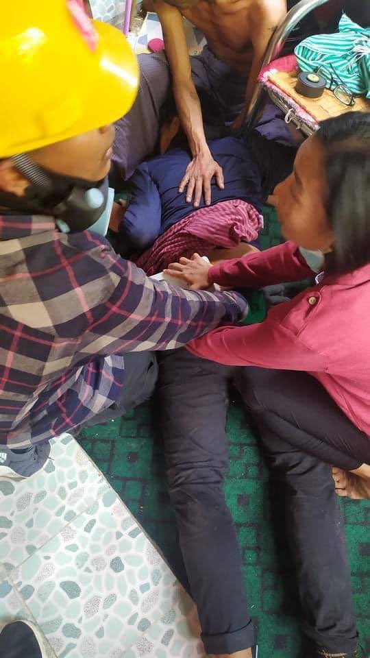 Tw // blood
Pyay, Bago Region — A civilian got injured and the ambulance that was coming to save was seized by the terrorists.

TOWARDS FEDERAL UNION
#WhatsHappeningInMyanmar #MilkTeaAlliance #Mar13Coup