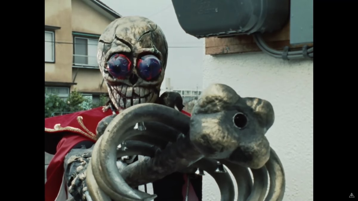 ট ইট র Vmx 秘密戦隊ゴレンジャー おどろおどろしいデザインのドクロ仮面 ホラー演出の連続と怪奇志向 の14話 ゲストの潮健児さんが ドクロ仮面以上に妖しい存在感を発揮 T Co 5fz9qtojiu