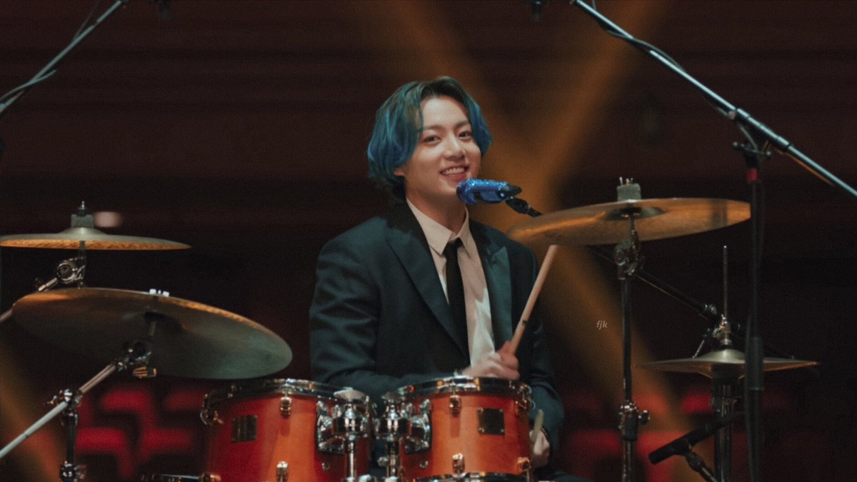 kookame97's tweet photo. My not so little drummer boy 💜

DRUMMER JUNGKOOK 
DRUMMER JK 
#JUNGKOOK 
#jungkookbluehair 
@BTS_twt https://t.co/iiNPptCpLF
