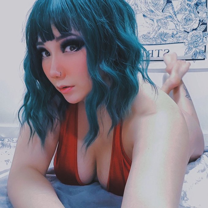 Why don't you come see the rest of me? 😇 https://t.co/XkVdBU2roH https://t.co/7efDVWEMDr