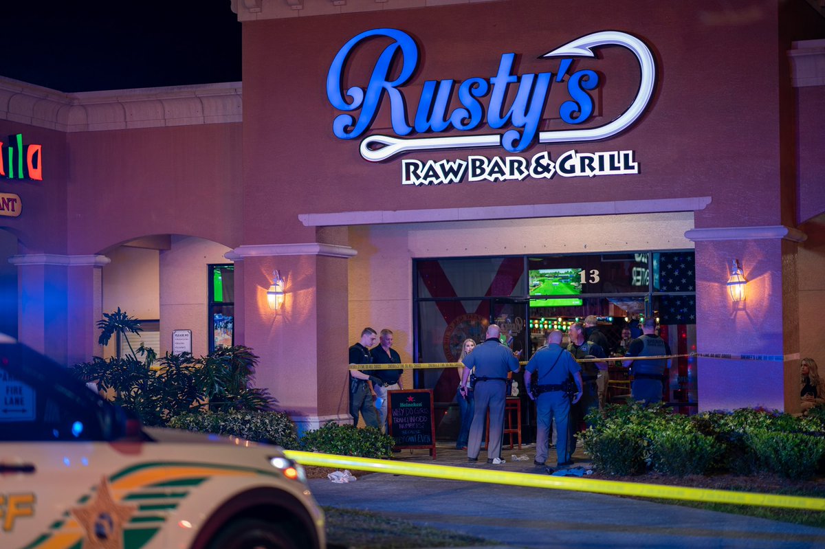 UCBreakingNews's tweet image. #BREAKING | Multiple injuries reported after shooting at Rusty’s in Naples. READ: ucbn.tv/3qOWQ2I