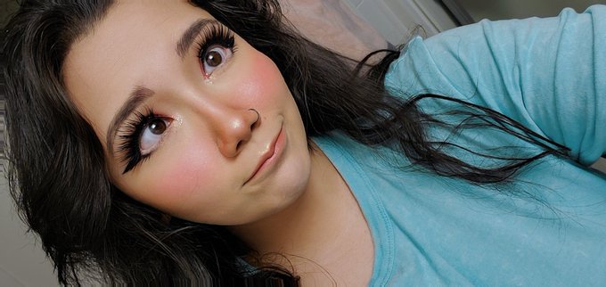 I realized I don't get ID'd anytime I wear my side part. Is this an old person's hairstyle now? I'm having