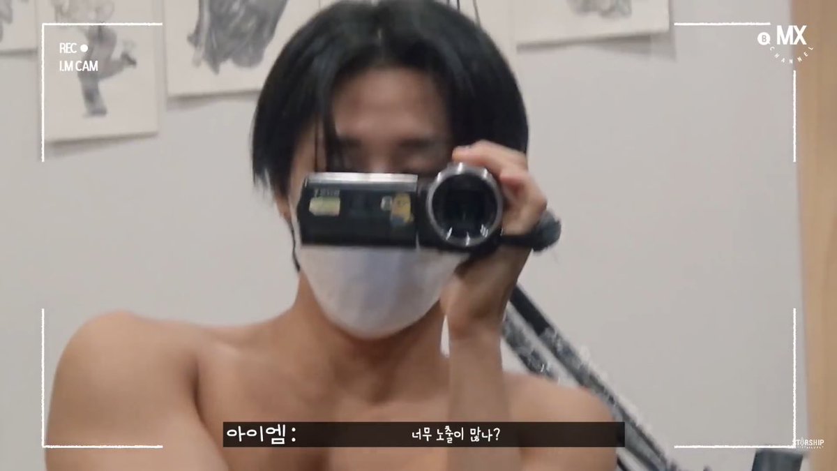 monxshownoo's tweet photo. and now the category of monstax is collarbONEEE https://t.co/H9oWaMCXFn