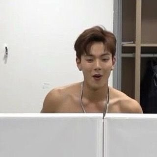 monxshownoo's tweet photo. and now the category of monstax is collarbONEEE https://t.co/H9oWaMCXFn