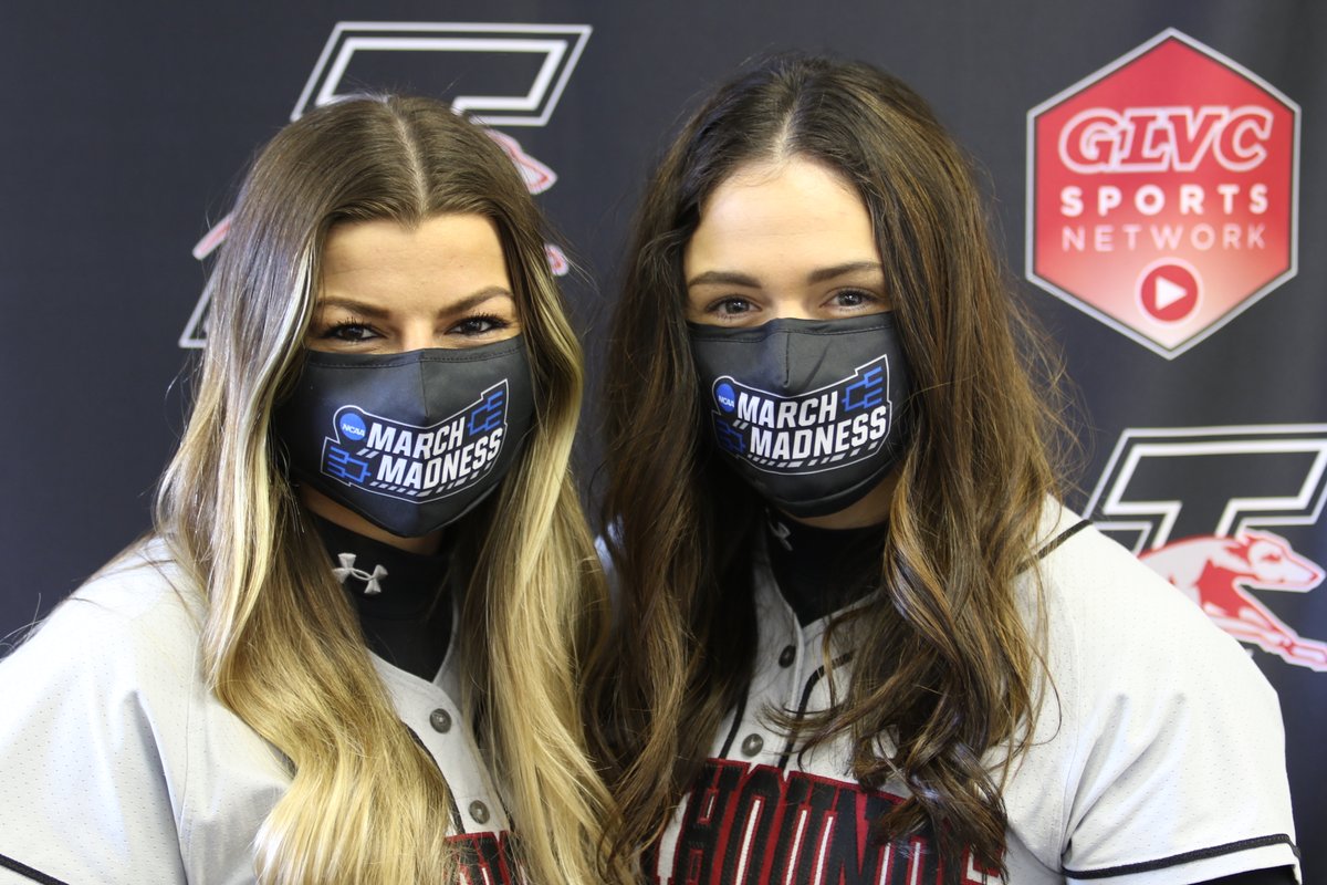 UIndyAthletics's tweet photo. 🥎 | @UIndySoftball is finally back at Baumgartner Field! #MaskMadness

⏰ 12 ET
📍 Southside
🆚 @McKBearcats 
📊 https://t.co/bBLIaKEJwk
💻 https://t.co/uMz9fcUVEq
📱@GLVCSN iOS/Android app
📺 Roku/AppleTV/Amazon Fire TV/Android TV https://t.co/VC6TAZBHPY