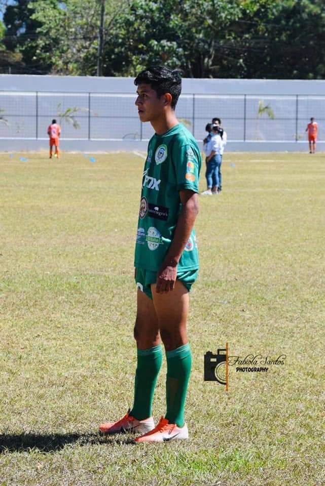 CuilapaFc's tweet photo. Una tragedia que enluta a nuestro fubol, en especial a Nueva Santa Rosa, equipo que tambien representa al departamento de Santa Rosa y que hoy a perdido a Marvin Oliva en un trágico accidente, para toda su familia y equipo, nuestras condolencias a tan lamentable perdida... DEP https://t.co/NEio86rYxY
