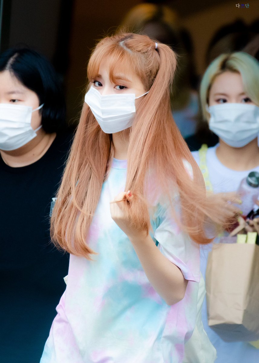tzusarchive's tweet photo. tzuyu and her tiny pigtails 🤍 https://t.co/cqBWgAWdkl