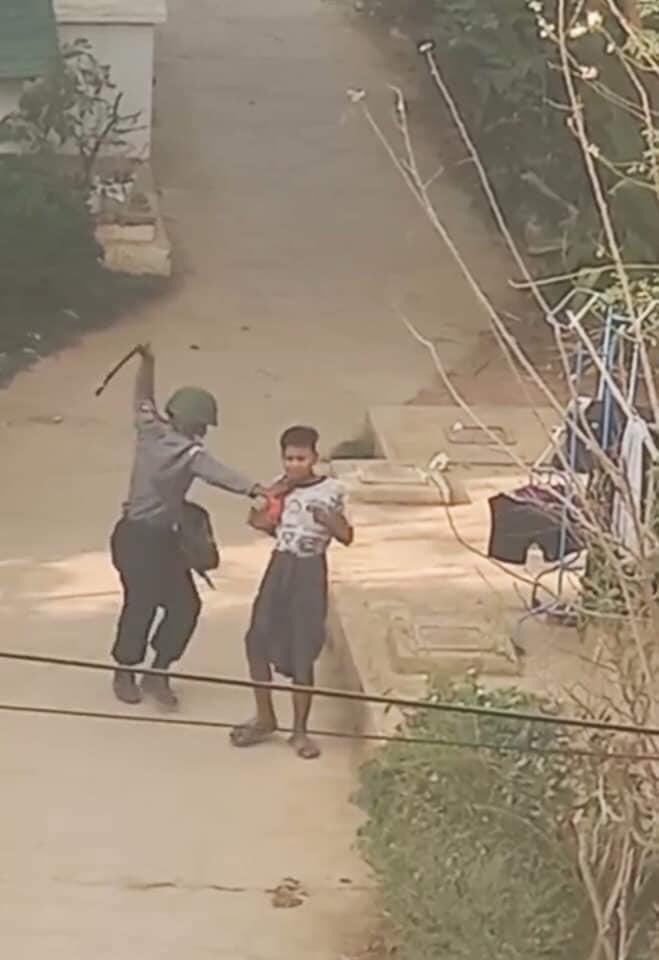 PoPo20072258's tweet photo. #WhatsHappeningInMyanmar #AgainstMyanmarMilitaryCoup #HearTheVoiceOfMyanmar #CrimesAgainstHumanity https://t.co/FQJQNsMrts