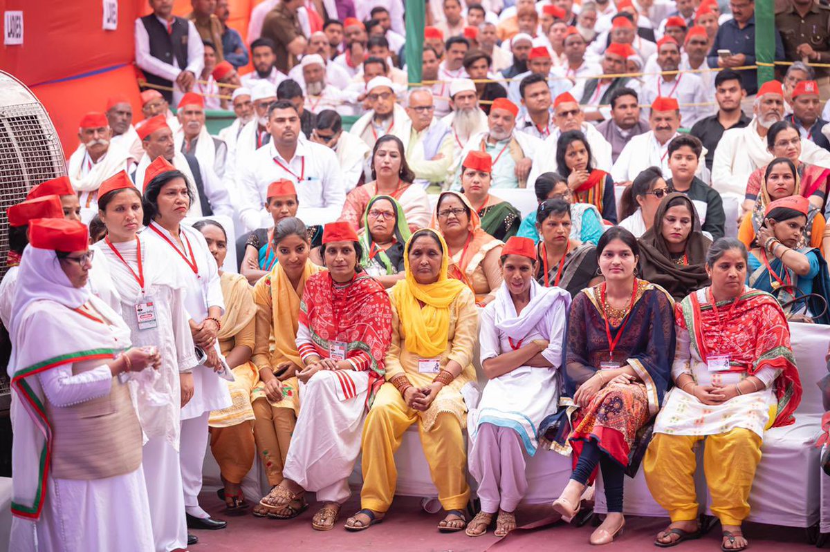 yadavakhilesh's tweet photo. मुरादाबाद में कल 

#नयी_हवा_है_नयी_सपा_है
#बड़ों_का_हाथ_युवा_का_साथ https://t.co/5ZRqFrZ8yw