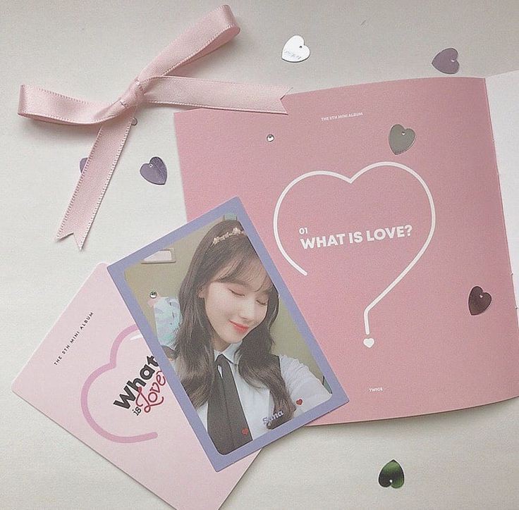 offclLYNX's tweet photo. [#YUKI🧸] Y mientras daba vueltas y esperaba mi otro paquetito andaba bien metido en la #TWIXIEStreamParty y dele que dele a las cancióncitas de este bello album, pero mi pecado es que le soy fiel a esta canción, so, I'm #TeamSweetTalker! Y bueno, también presumía la tarjetita💖 https://t.co/8zVx12V2fQ