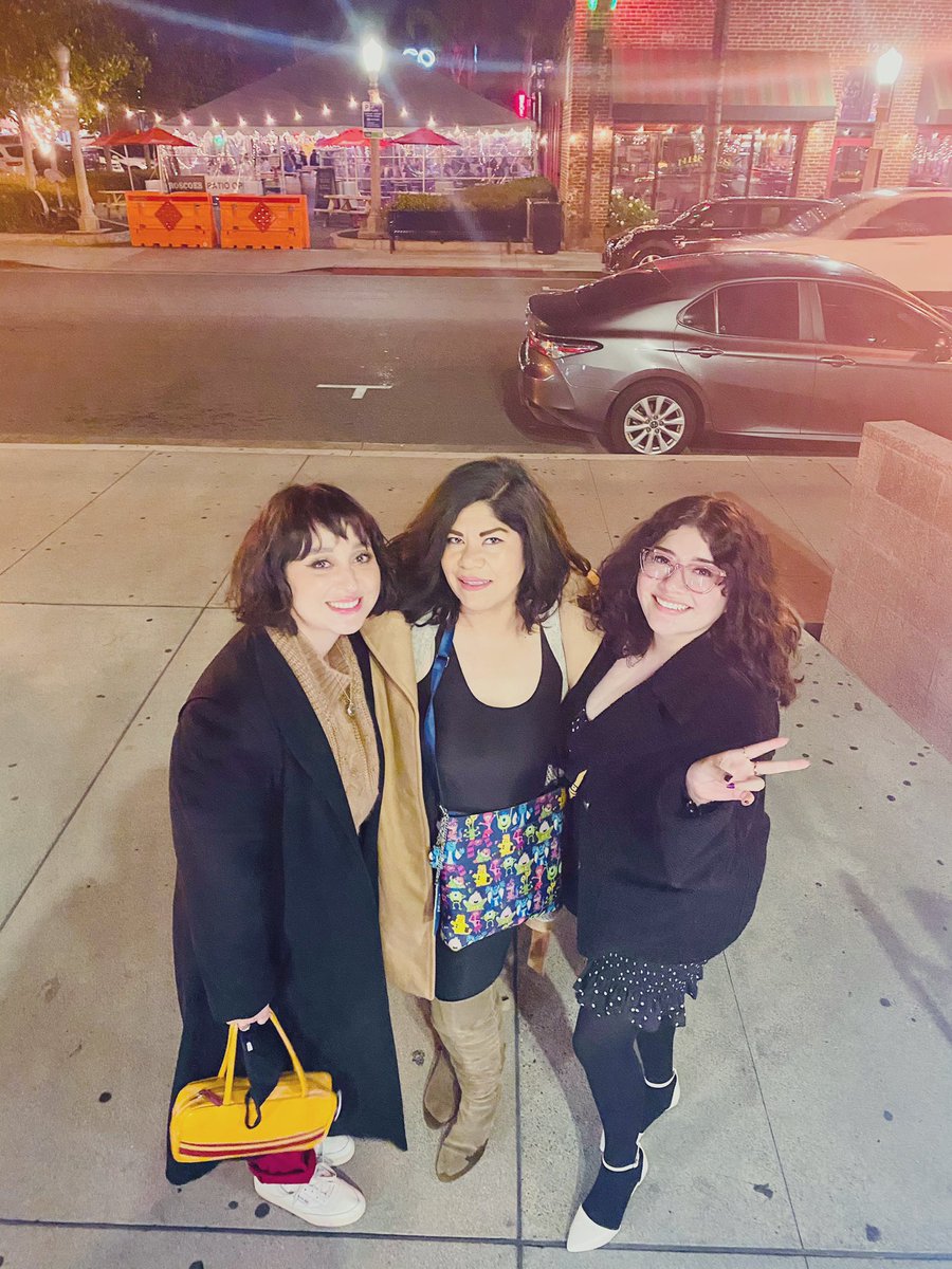 yogabbamomma's tweet photo. Nothing like a night in DTF! https://t.co/FTVzAZu6jr