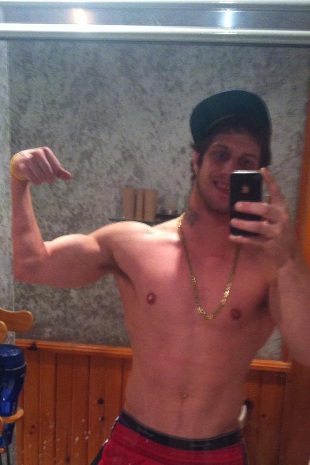 5tr8bait's tweet photo. Hot straight man, so much suckable https://t.co/R6jzQ8siTS