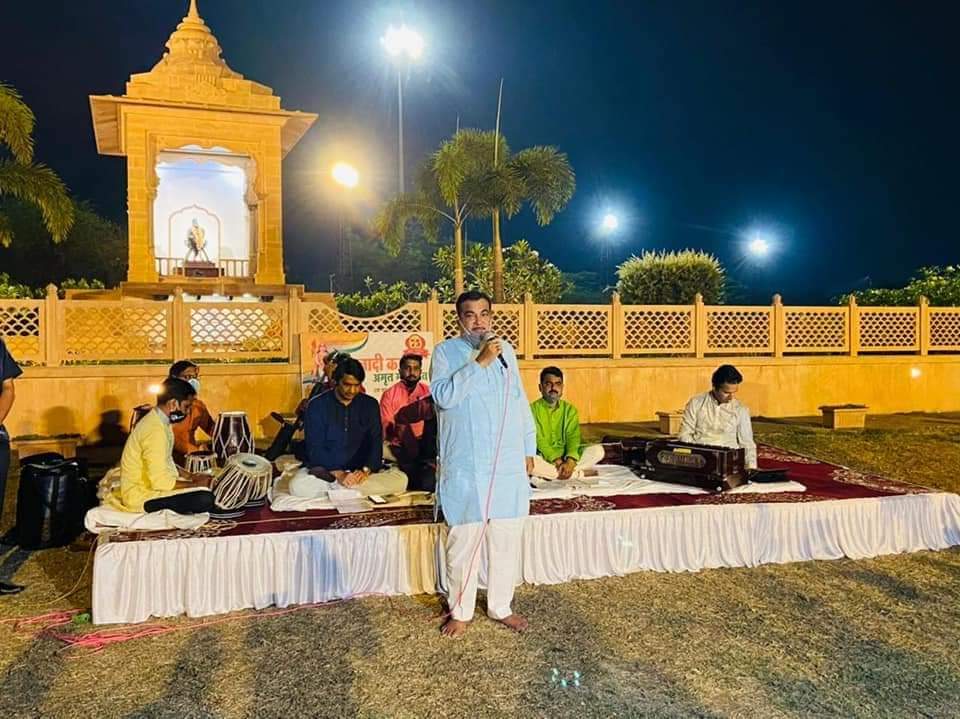 rajeshpadmar's tweet photo. Remembering Dandi March led by Mahatma Gandhi in March 12, 1930, and 'Azadi Ka Amrut Mahotsav', 75 Years since Independence, a unique event held at premises of Smruti Mandir, near Samadhi of RSS Founder Dr Keshav Baliram Hedgewar at Reshimbag, Nagpur. https://t.co/o1v4lNjVf3