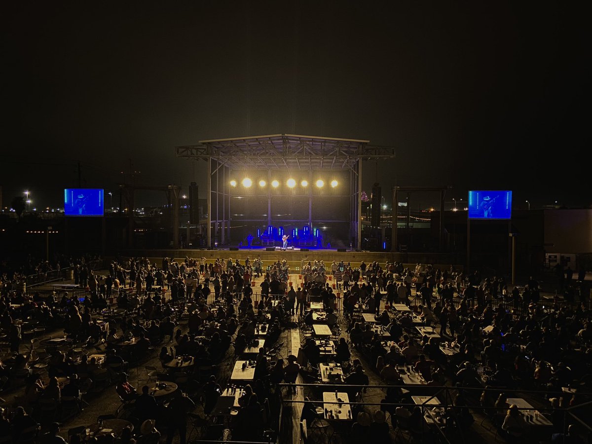 ConcreteStreet's tweet photo. Night 1 of #SpringBreakOnTheCoast ✔️ https://t.co/X1RxcoFqL8