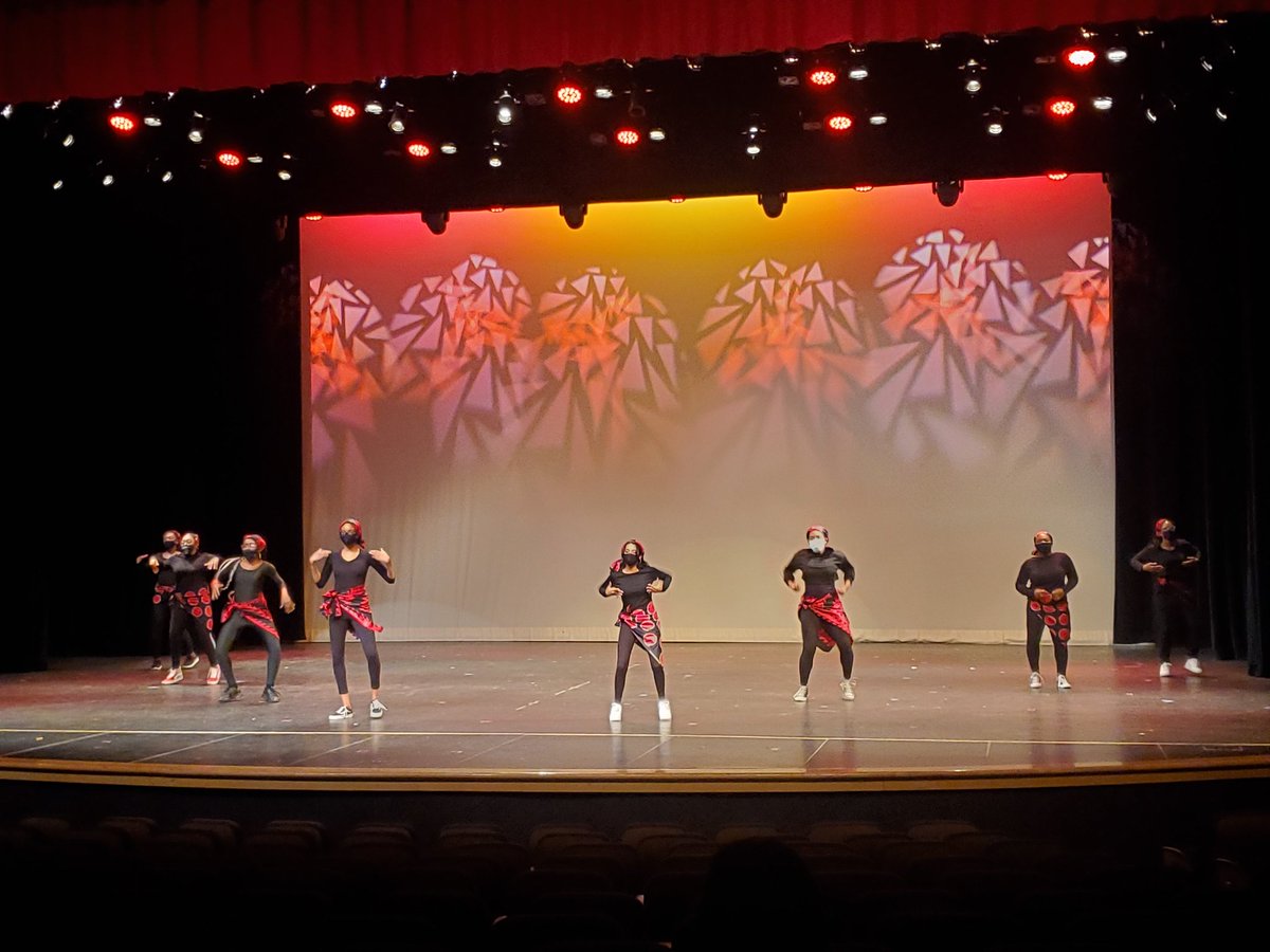 ProjectVja's tweet photo. On top of South Asia, we also had the pleasure of recording Africa. This group of girls brought us an energetic and outstanding performance as well as a beautiful fashion show! https://t.co/LYYqPLScIm