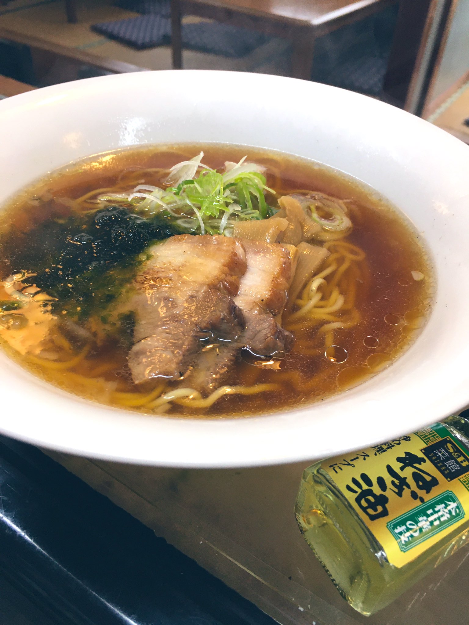 だるまの若大将 醤油らーめんにスーパーで見つけたねぎ油入れたら香りがいい感じ たまには寿司をと思い 仕事したコハダと本マの中トロ 本マはお値打ちだったにもかかわらず脂が抜群 西尾市 東幡豆町 だるま 寿司屋 醤油らーめん ねぎ油 寿司屋