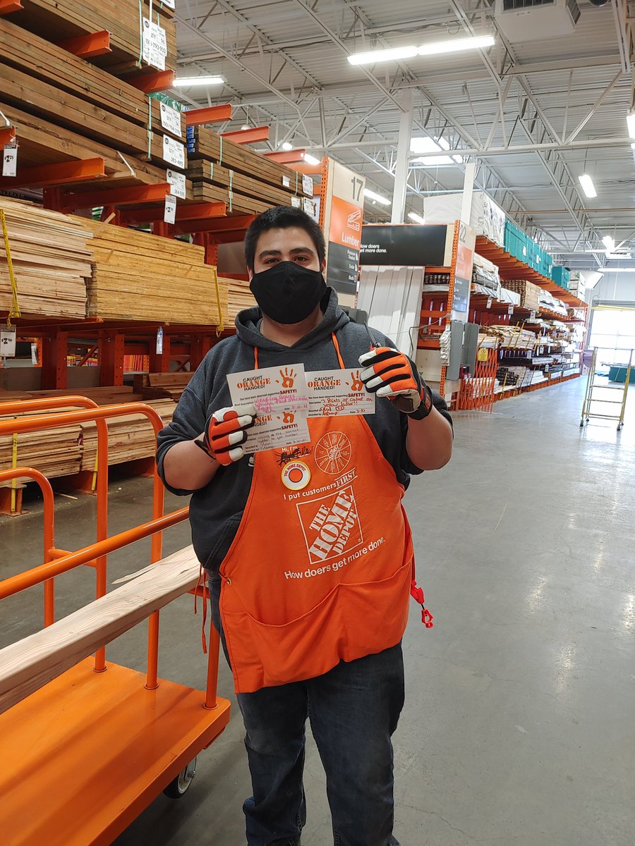 Sandarina2's tweet photo. New lumber associate Raul caught orange handed using the yellow ladder to flat stack, wearing gloves and using 3 points of contact. @DSMatt4023 @carologle11 @ArthurKoustik @blkubes @LambKimberlee @beltran4anthony @DennisLarsen9 https://t.co/ppoDbeAUWm