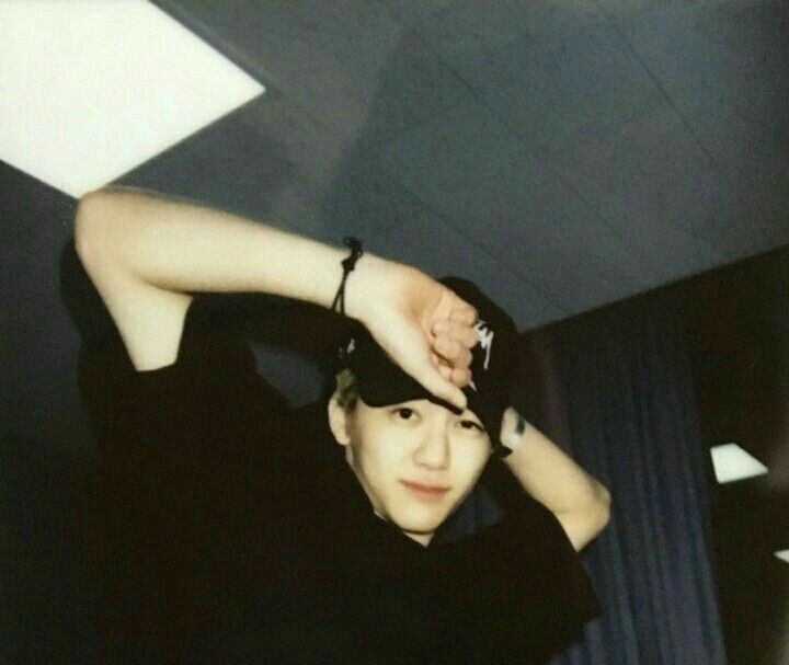 arkana_bumi's tweet photo. heyy ssupp!! 
gua bumi , yeaa terserah mau manggil gua apa 

yeaa i'm still newbie here!! 
so? mau ajarin? 

#roleplayerindonesia #roleplayer #roleplayeraccount #roleplayertwt https://t.co/P9JLjvR5WY