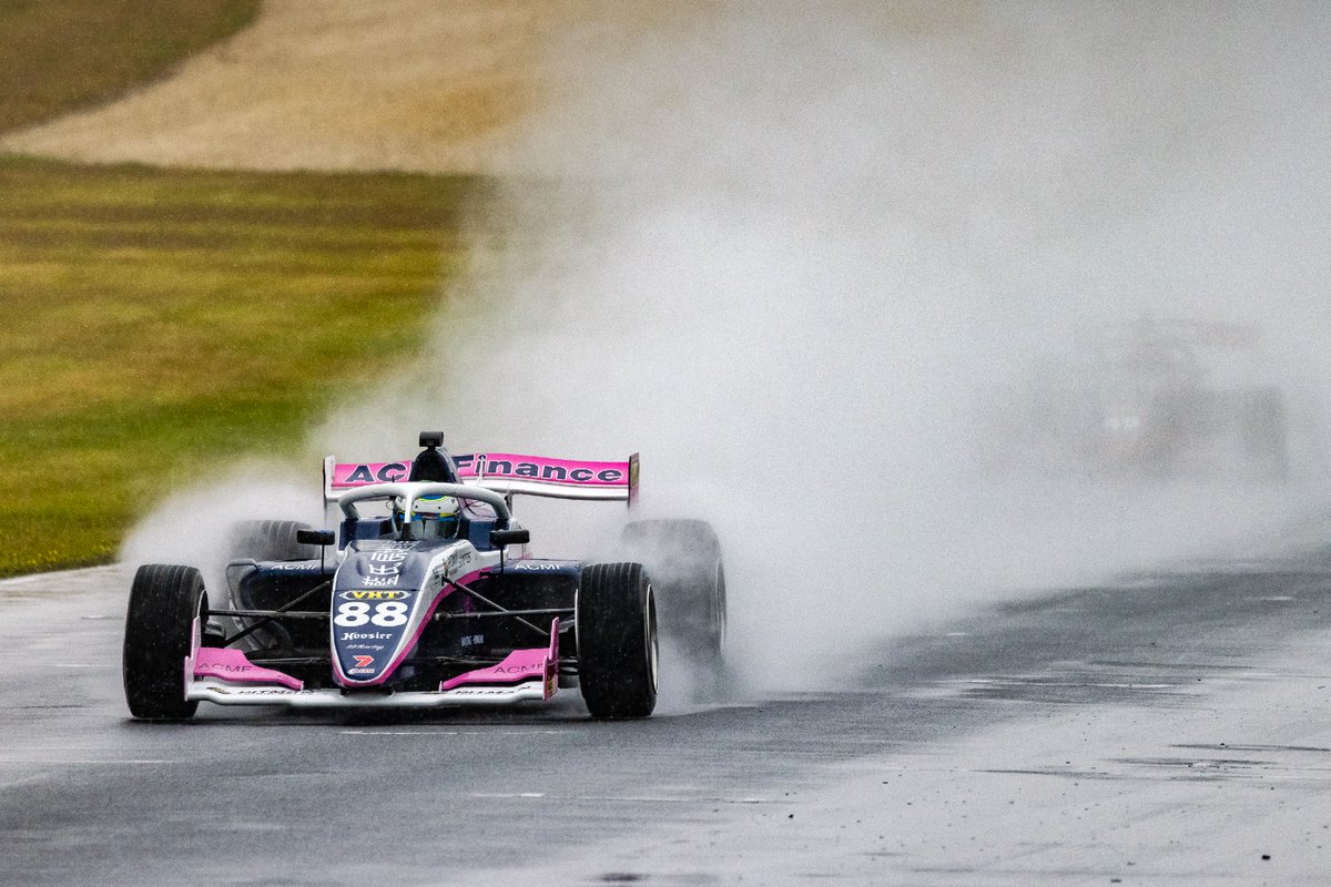 Scenes from the first ever wet VHT S5000 Australian Drivers' Championship race - and what a race it was!

#S5000 #Shannons21