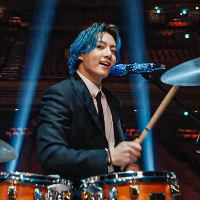 kthszjjk's tweet image. esse jungkook     com esse taehyung