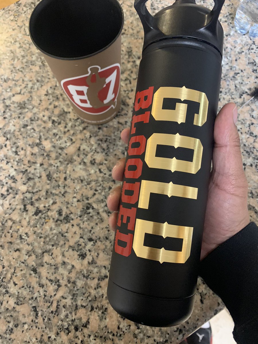 Lastofadyinbred's tweet photo. @Ninergirl99 @JL_Chapman Goldblooded on mine. #literally #RIPDwight. 87 mayne https://t.co/C94iUrGPOF