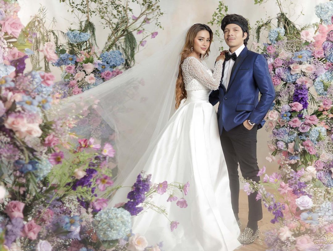 Aurel Hermansyah dan Atta Halilintar saat melakukan sesi pemotretan prewedding
