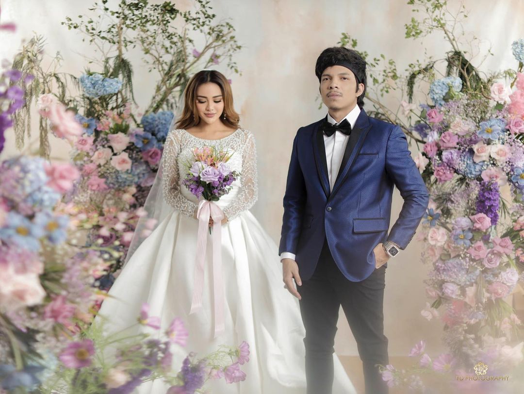 Aurel Hermansyah dan Atta Halilintar saat melakukan sesi pemotretan prewedding