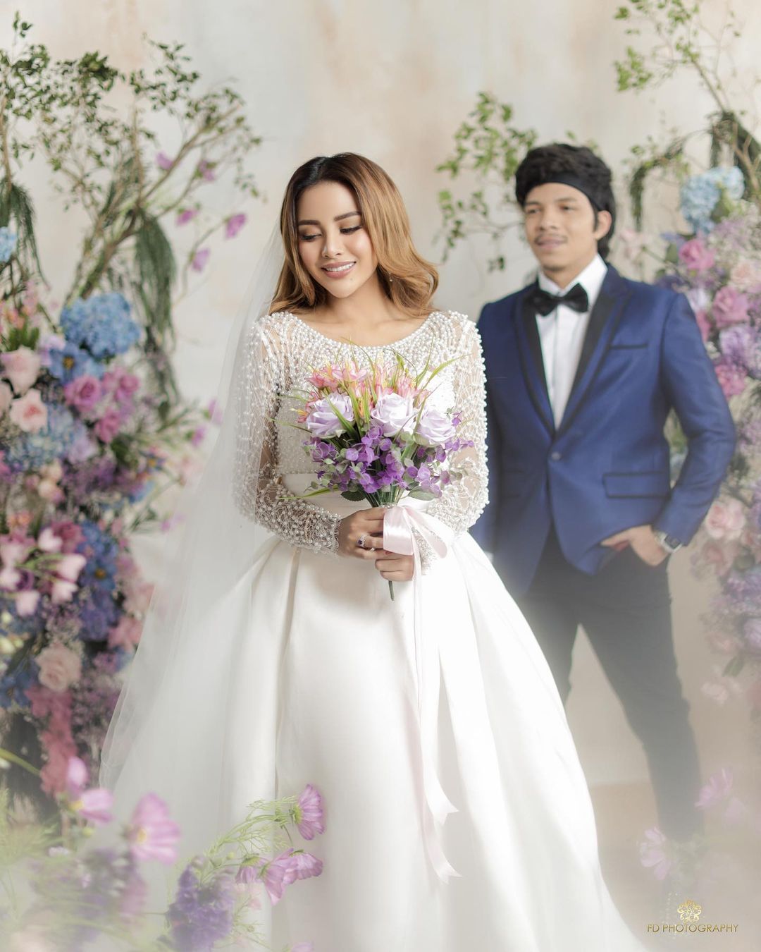 Aurel Hermansyah dan Atta Halilintar saat melakukan sesi pemotretan prewedding