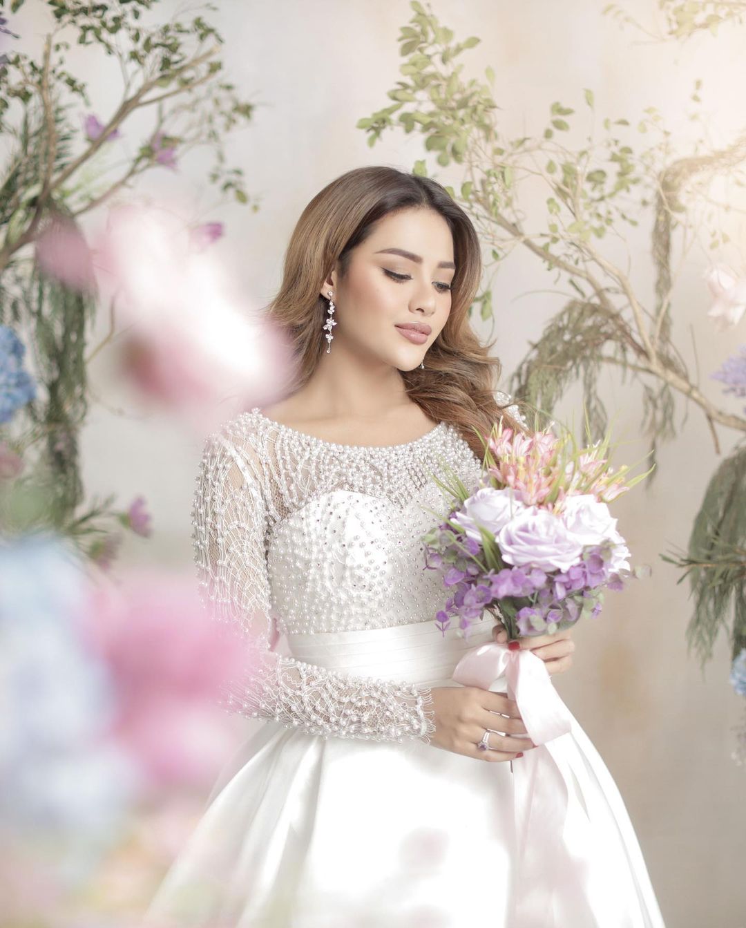 Aurel Hermansyah saat melakukan sesi pemotretan prewedding