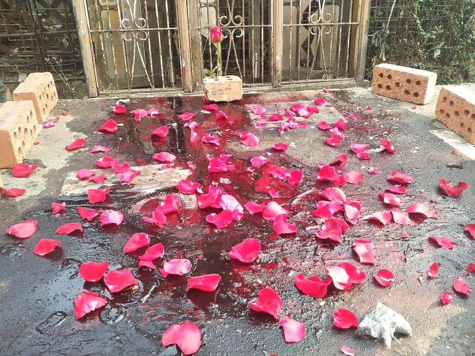 loveforchimchim's tweet photo. Tw // death // blood
Night Terrorism in Thakata; Three were shot dead by Junta’s armed terrorists early morning of Mar 13. Even dead body was taken by military. Criminal Min Aung Hlaing has been killing Us unrepentanrly.

TOWARD FEDERAL UNION
#Mar13Coup
#WhatsHappeningInMyanmar https://t.co/BXZtokQB1K