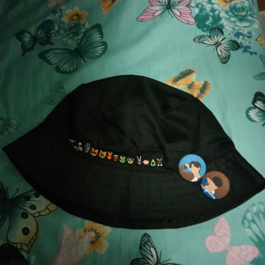 lhsracez's tweet photo. ang cute cute talaga niya ๐ฅบ thank you so much @bpy_lab ang ganda niya din suotin. don't mind my outfit hahaha pero maganda siya iterno <3 yung freebies, natuwa ako don thanksss. fighting bpy!! <3
#BPYfeedbacks https://t.co/oqjOvQdD00