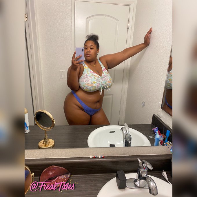 Fuck would you do without me!?🥶 https://t.co/tNh3VgaMy1