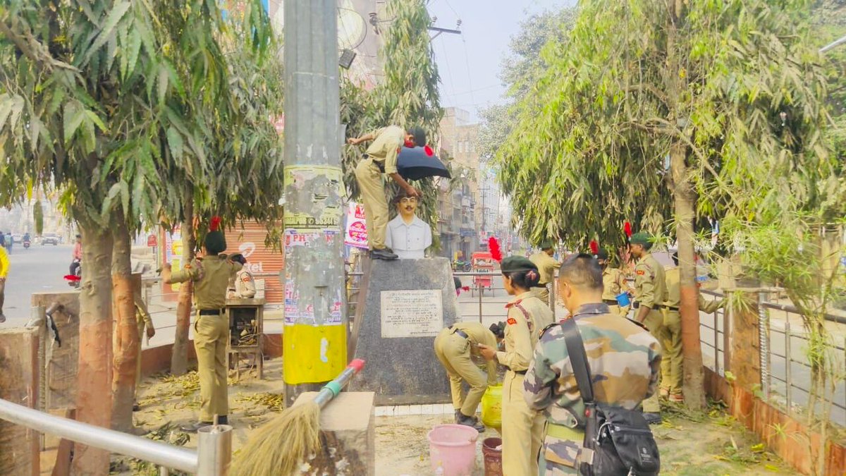 PROdefprayagraj's tweet photo. #NCCforStatue 01 Offr, 01 ANO, 07 PI staff and 35 NCC Cadets of 4 Bih Bn adopted and participated in cleaning of Statue of Shahid Bhagat Singh at Bhagalpur on 12 March under aegis of NCC Gp HQ Bhagalpur. @HQ_DG_NCC @SpokespersonMoD @drajaykumar_ias @rajnathsingh @PMOIndia @adgpi https://t.co/xcfKdLfbiB
