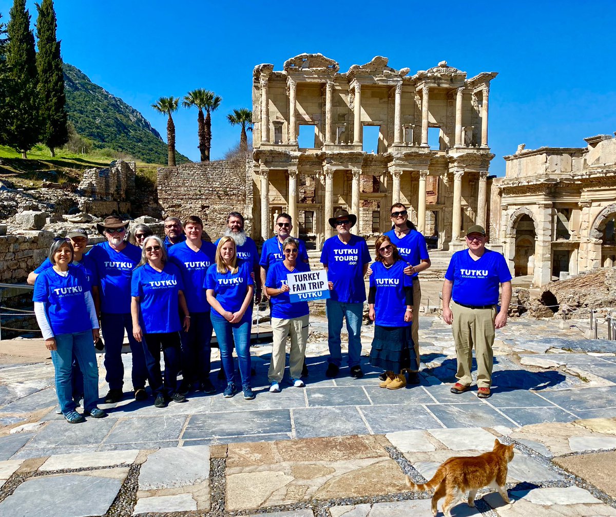 TUTKU in Ephesus🏛 End of our journey with our guests and now dear friends from US. They all loved their tour in Turkey🙏 #tutkueducationaltravel #Turkey #Archaeology #tutkueducationaltours #eronatnet #History #tourguidecenkeronat