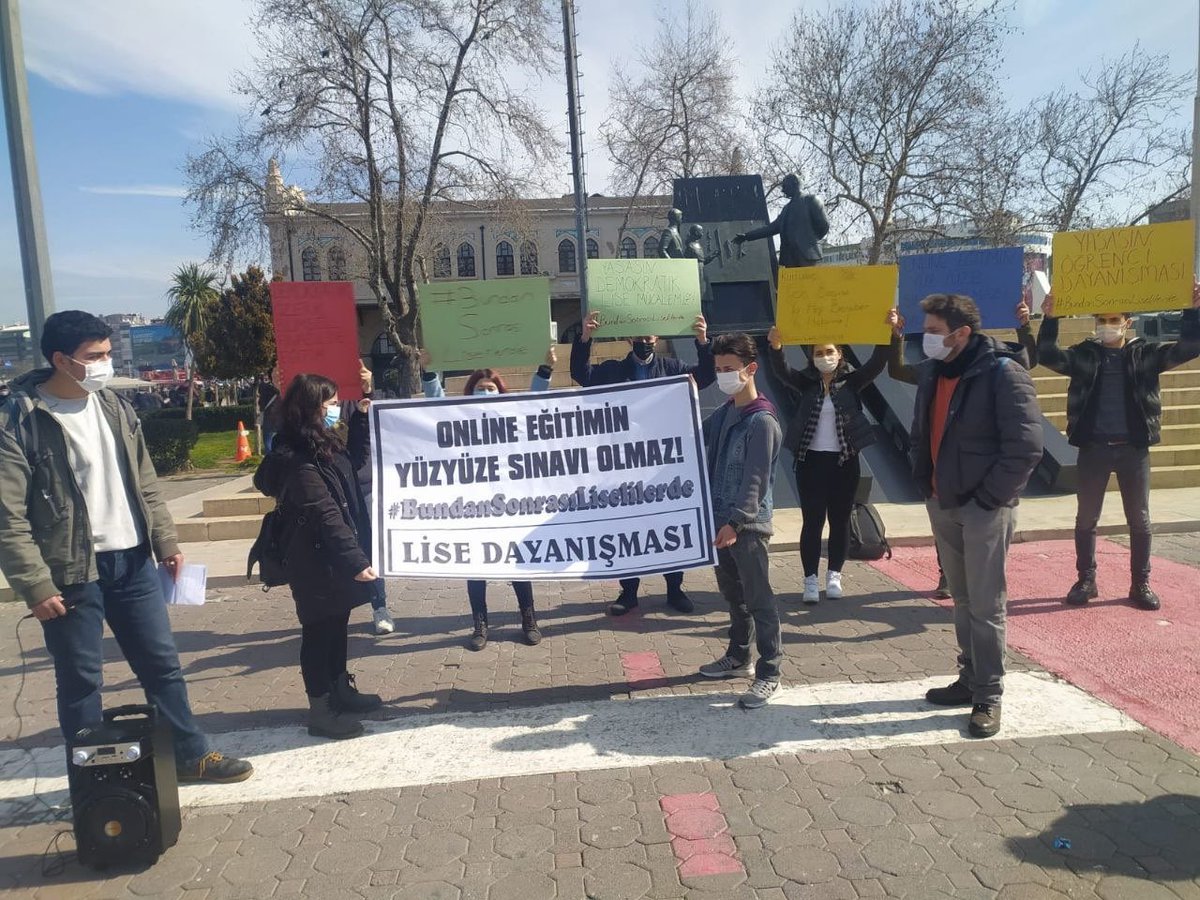 Bugün Kadıköy’de içerisinde bulunduğumuz Lise Dayanışması ile #ertelemedeğiliptalistiyoruz demek için buluştuk.
