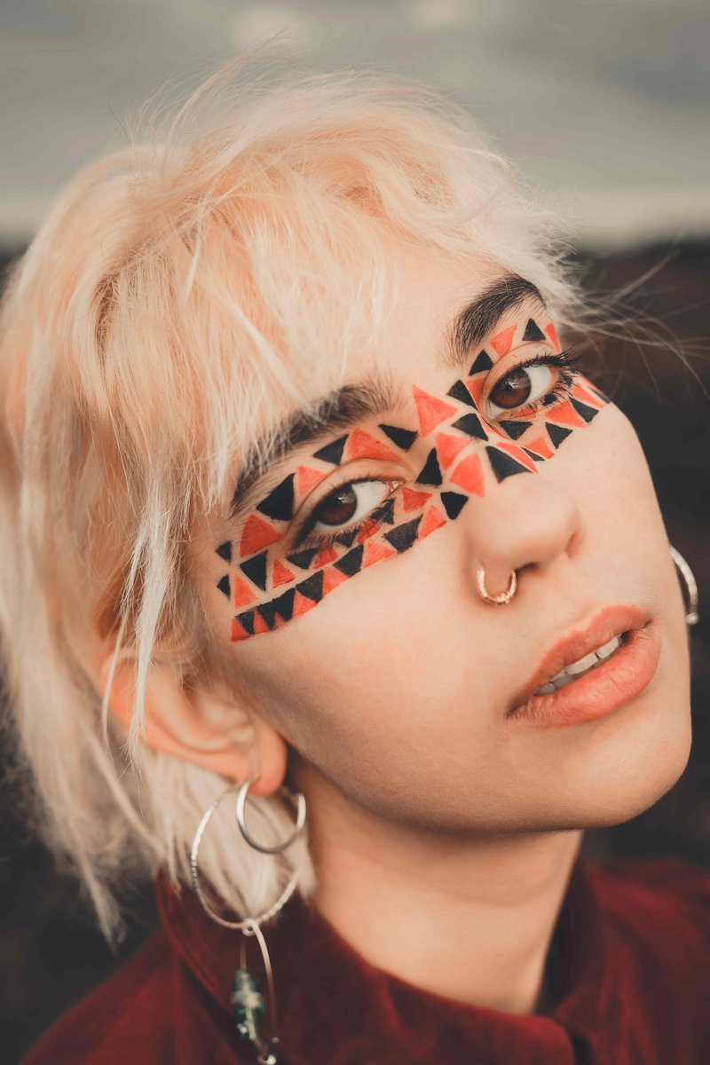 PhotographyAcad's tweet photo. #StudentSpotlight: "Thorns &amp; Beauty" photo series captured by #BAPHstudent Brandon Moss, and published on Digital Camera Magazine. Well done! 👏📷 Follow more of his great work: https://t.co/KRzdhOtcfY

#portraitphotography #photographer #photographycourse #BAPH https://t.co/NtDNTZjJiT