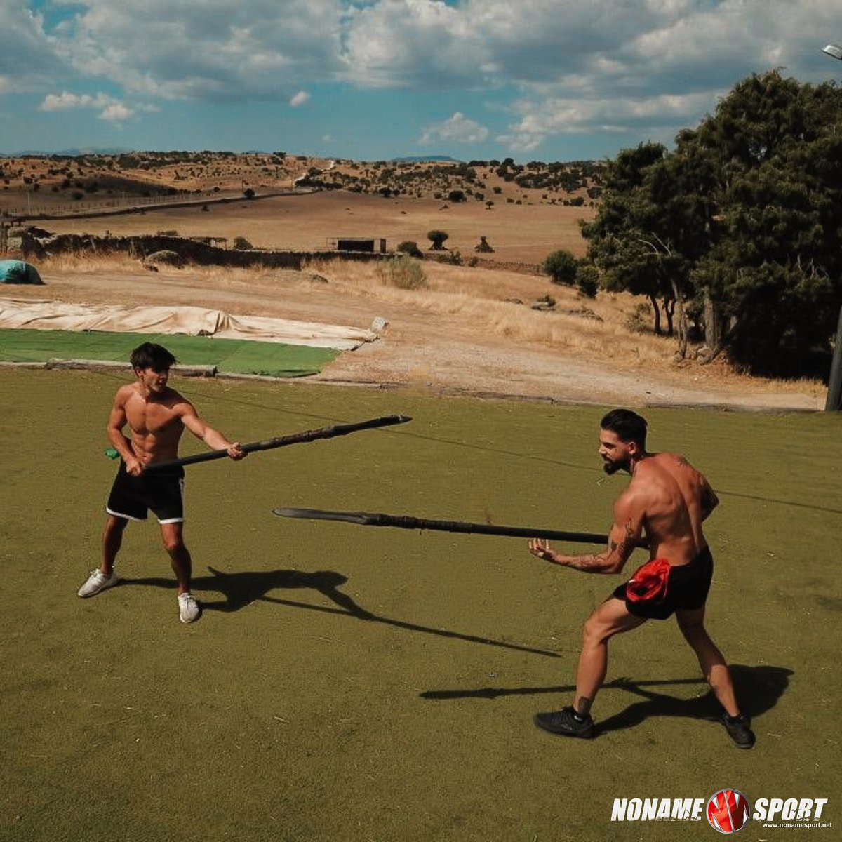 NoName_Sport's tweet photo. Hoy en noname presentamos... Lucha de gladiadores
.
#nonamesports #nonamesport #TresCantos #ColmenarViejo #Madrid #softcombat #duelosmedievales #espadas #lanzas #warriors https://t.co/JPlfak3xac