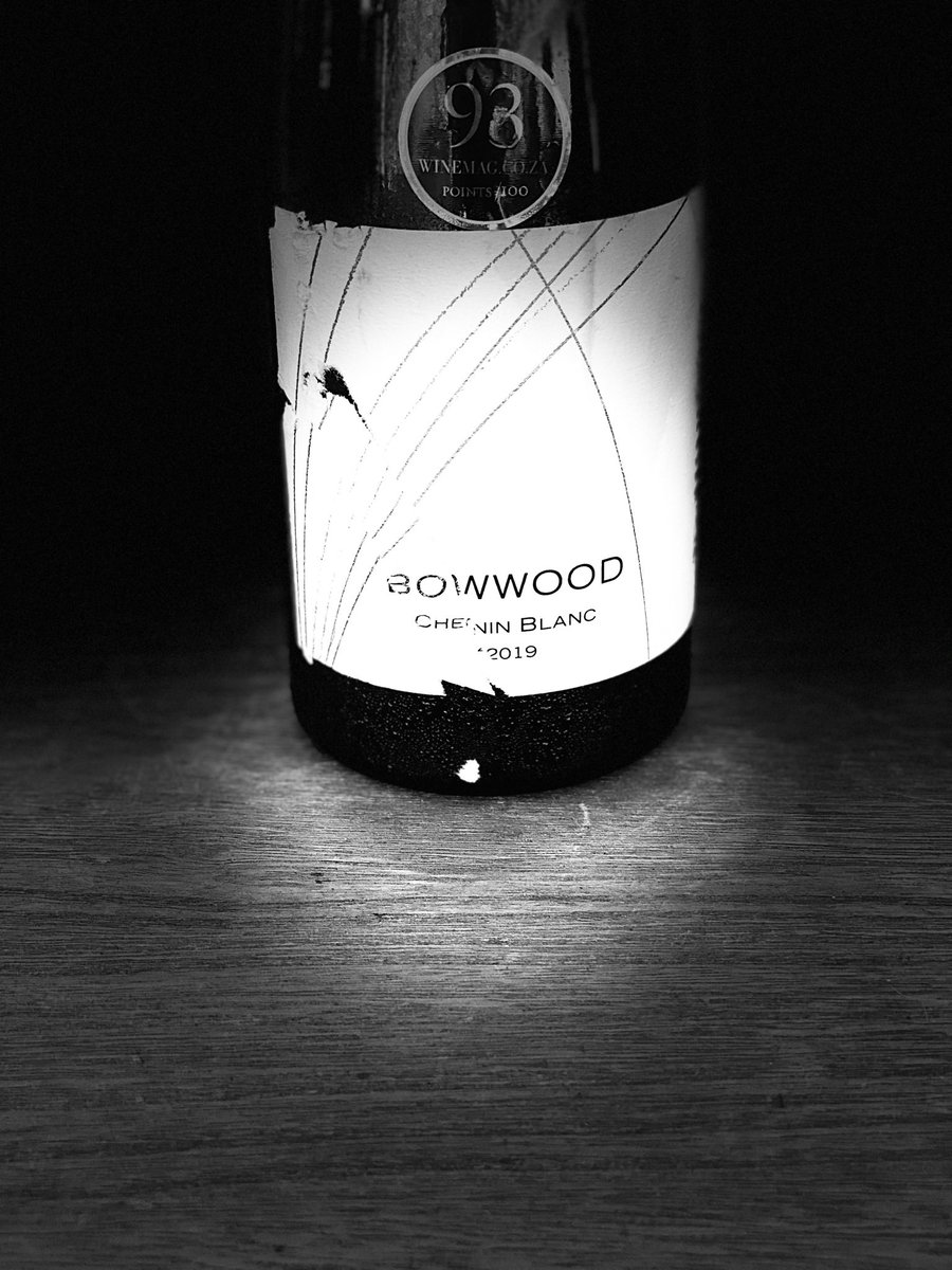 wellredwinemag's tweet image. Tried the @VondelingWines Bowwood Chenin Blanc 2019 yesterday. If you like big whites (which I do ;) you’ll love this.  Bold oaking, decadent Chenin flavour profile with a lovely tension and acidity holding it together. #liquidmemory #drinkchenin
