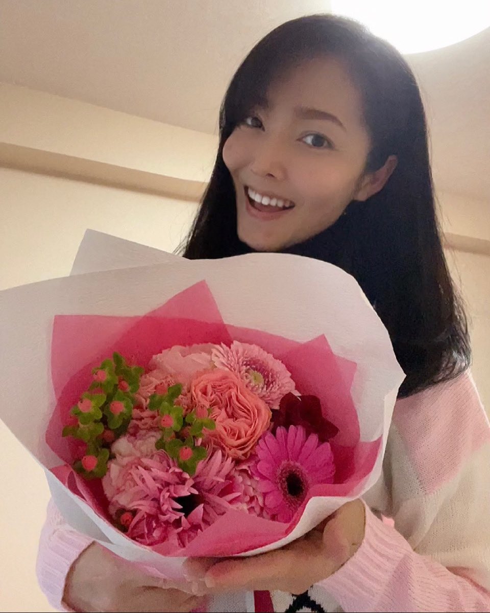 hetchara_thai's tweet photo. ดอกไม้ที่ไม่บานก็จะไม่มีดอกไม้ที่ร่วง คนที่ไม่มีความมานะพยายามก็จะไม่เคยลิ้มรสความล้มเหลว เมื่อไม่มีความล้มเหลวก็จะไม่มีดอกไม้ที่บานอีก

咲かずして散る花はない
努力なく挫折はない
挫折なくまた咲く花もなし https://t.co/valSULPJMf