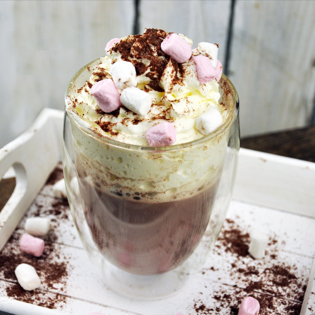 MilesTeaCoffee's tweet photo. When you want a sweet and indugent treat, our delicious Heavenly Hot Chocolate will certainly hit the spot!
https://t.co/EiiHRGdXiX
#MomentswithMiles #MilesChocolate #MilesHotChocolate #HotChocolate #Chocolate #Cocoa #Saturday #Weekend #WeekendVibes #WeekendTreat #Drink https://t.co/d2eTKQnKDl