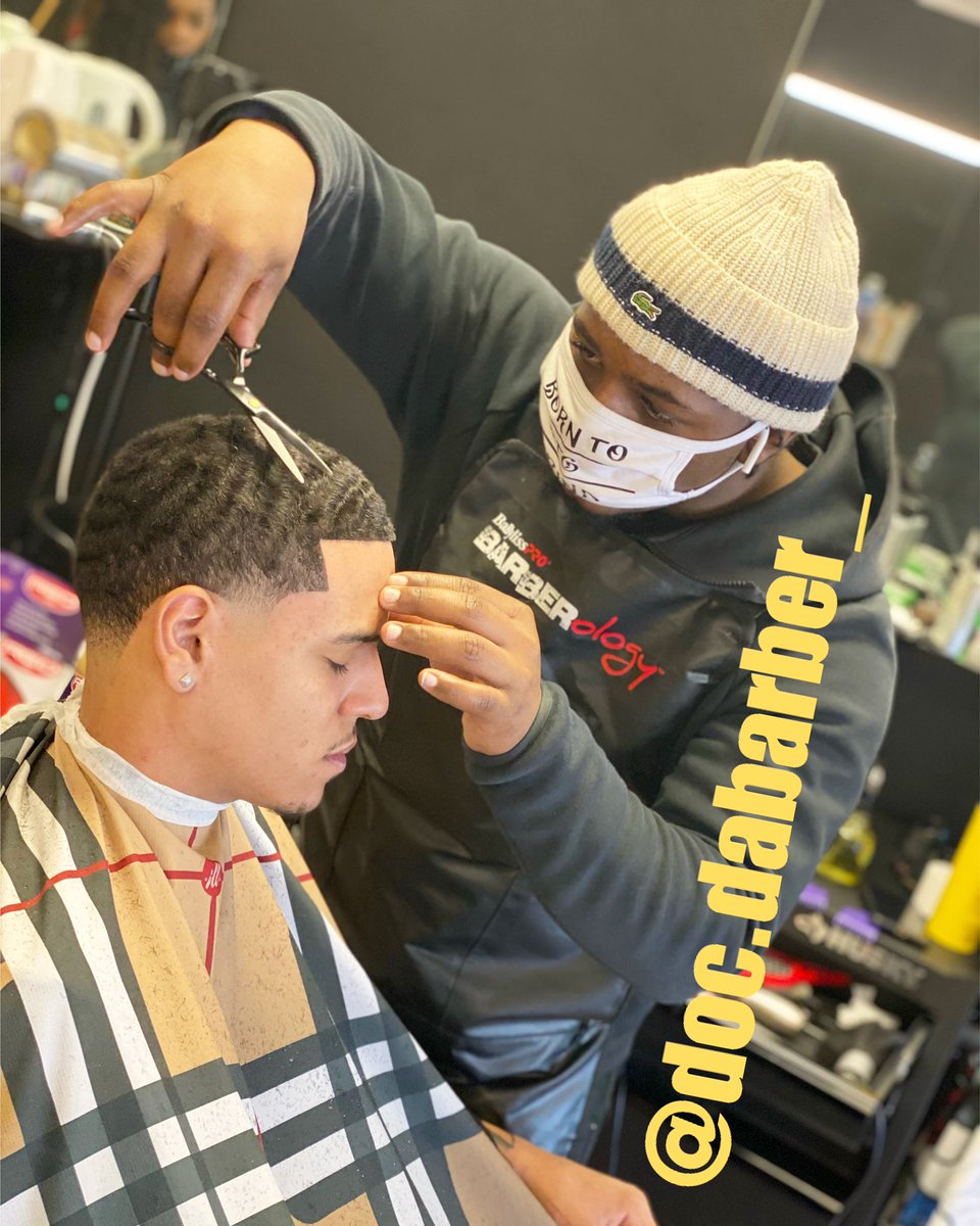 RodneyWhitlow's tweet image. Book With JJ Today For Those Appts📲 ! @doc.dabarber_  #TeamWorkMakeTheDreamWork💫 #ImpeccableBarbersAndStylist 🏆 #ToledoBarber #OhioBarber