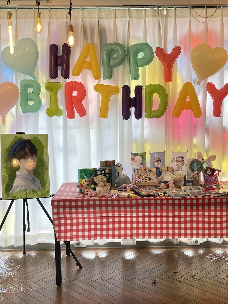 _iknowiloveyou's tweet photo. #오쪼다_봄이_범규
홍대 카페W 갔다왔어요^_^ 사랑애정 담긴 장소 마련해주셔서 감사합니다♡ 범규 생일축하해💗 https://t.co/bZeiJOodz6