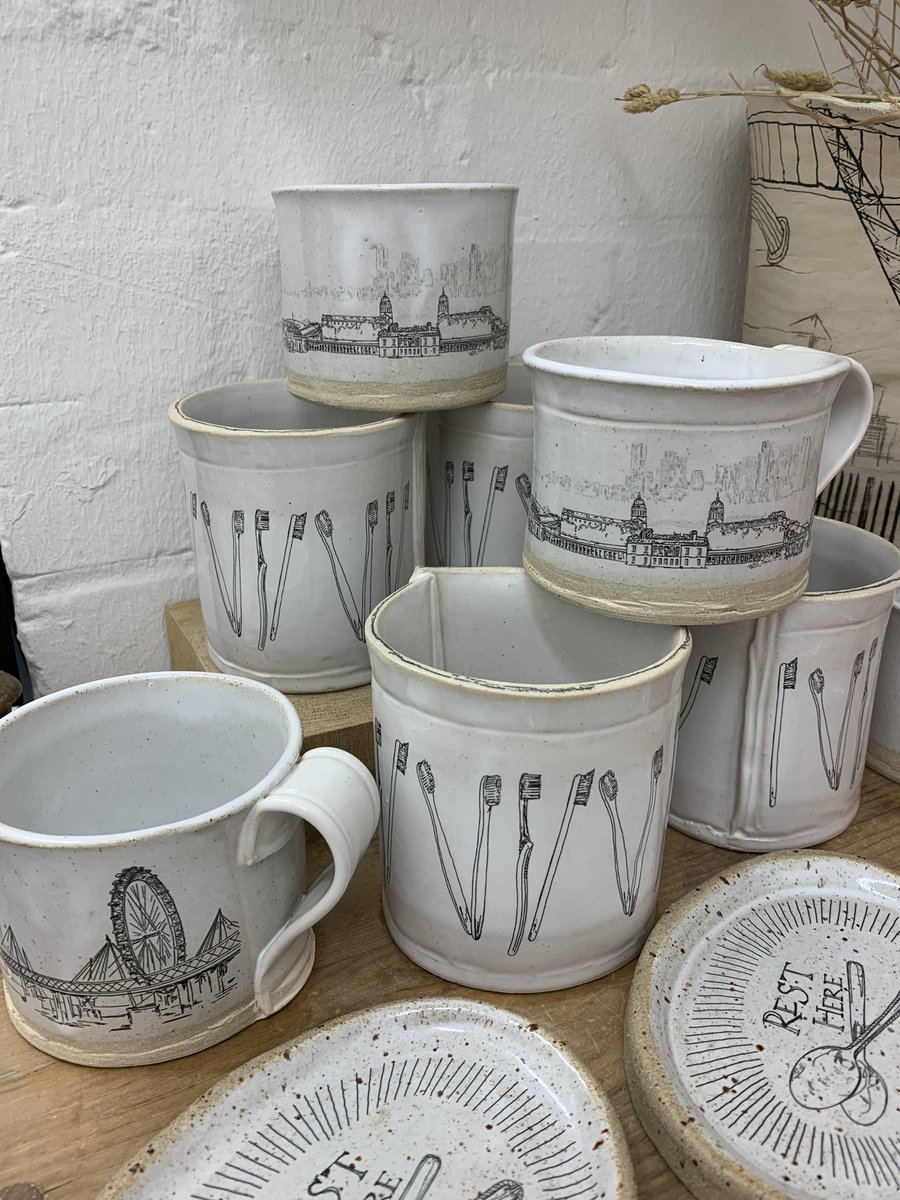 SE7Potter's tweet photo. Ooooo kiln just unloaded, #KilnJoy Mugs, spoon rests, toothbrush jars. I bloody love a decal. #HappySkip #ClayIsTheWay #MadeByMe https://t.co/SqBUZkKtGj