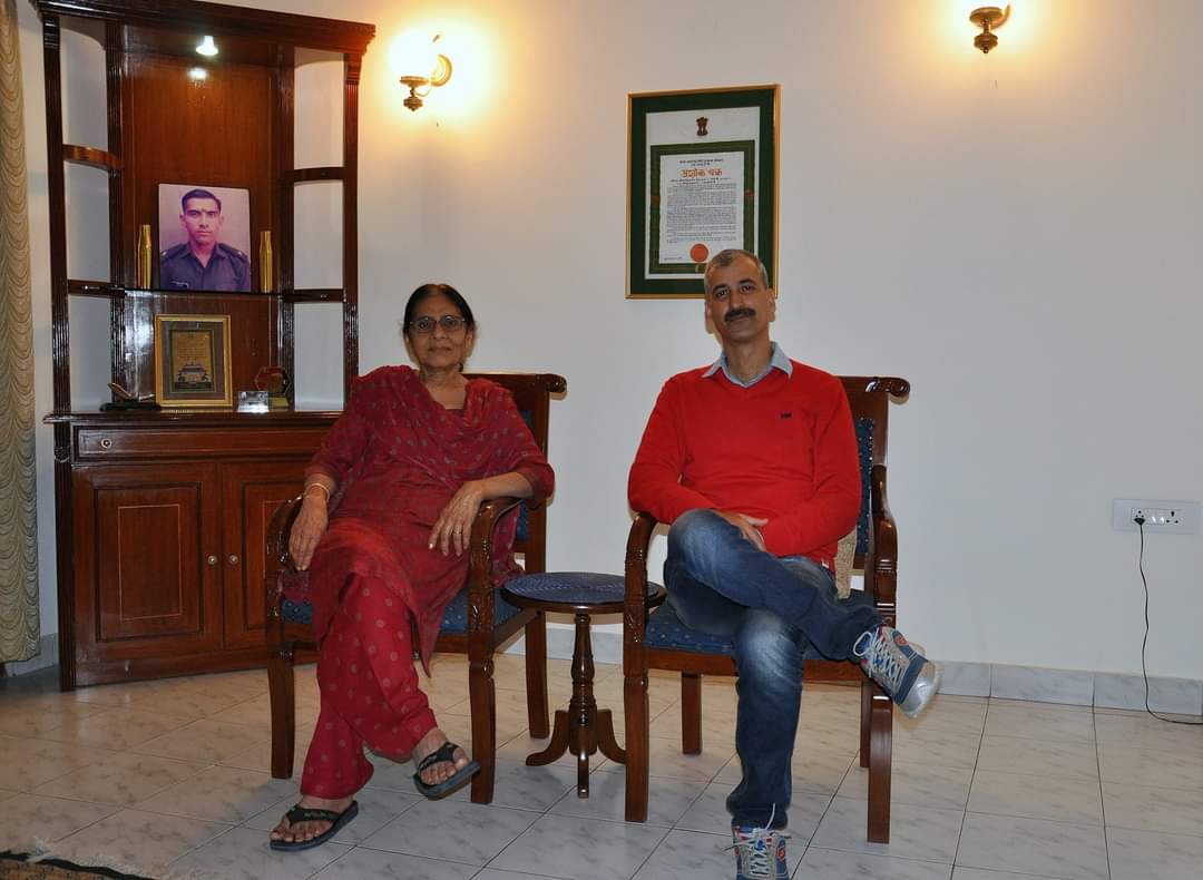 37VManhas's tweet photo. Birthday blessings and good wishes for Anita Datt aunty, on her birthday today. Her only son 

LIEUTENANT PUNEET NATH DATT 1/11 GORKHA RIFLES

has immortalized himself in J&amp;K in 1997. Her husband has also served in 1/11 GR.

#KnowYourHeroes 
#VeerYatra https://t.co/vYtXdEL9oy