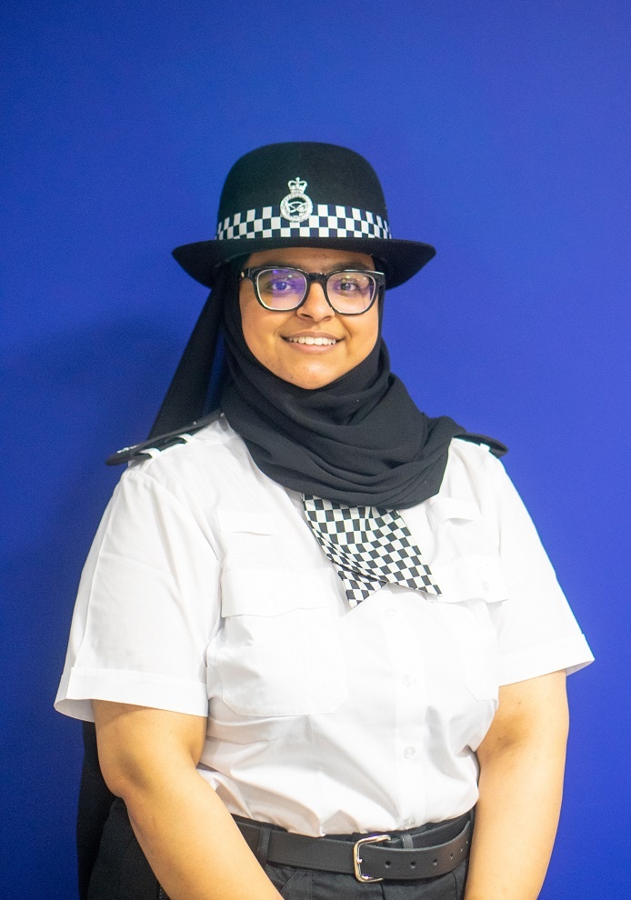 StaffsPolice's tweet photo. #INTRODUCING: Staffordshire Police launched its first Detective Constable Degree Holder Entry Program (DC DHEP) in partnership with @StaffsUni in November. In the latest in a series of candidate profiles, meet Naurane Asif.

READ MORE: https://t.co/qYw4G41pZQ https://t.co/XbSz90rQPq