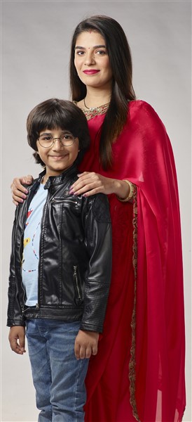 grace_entertain's tweet photo. @PoojaGor_fc @PoojaGorFC @PoojagorW @poojagor_ takes help and picks up some characteristics from her mother for her upcoming role in @MannKeeAwaazPratigya 2.
#kolhapur
#gracesofa
#mumbai
#graceentertainment
https://t.co/FmIQDjqOPQ https://t.co/5wORVqT7f1