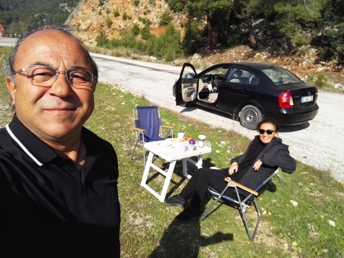 07matara's tweet photo. Doğa da kahvaltı :) https://t.co/pPImvrqdR7