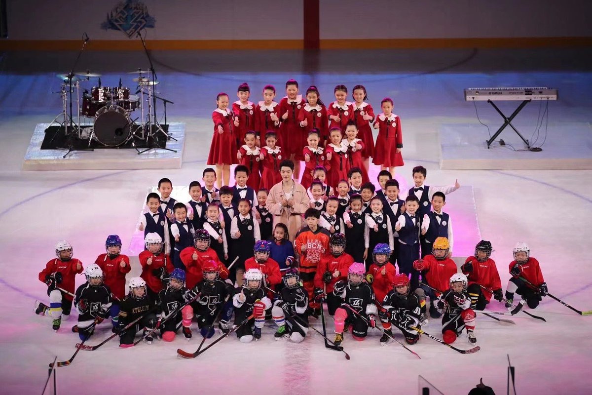 xzhan1005's tweet photo. group picture of xiao zhan with the children on winter dream promise! https://t.co/zySEZdmnJG