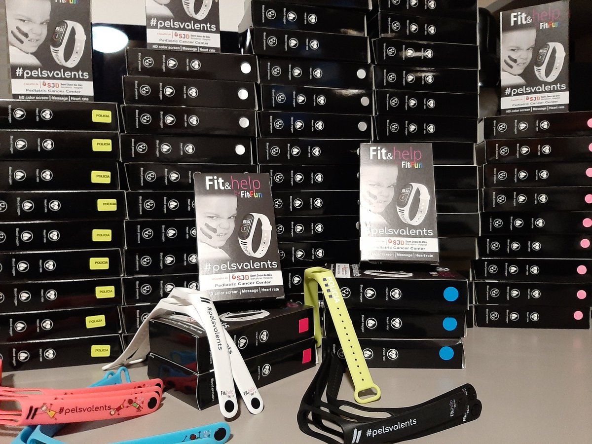 PLVNG's tweet photo. Seguim amb la lluita #contracàncerinfantil #pelsvalents #PediatricCancerCenter 💪💙
👮‍♀️👮‍♂️@PLVNG ha promogut la campanya dels #smartwatches a  l'@ajuntamentvng 
El resultat, una mostra més de #solidaritat : 1.495€ recaptats (69 rellotges i 11 bandes)
#1000gràcies 🙌
#fuckcancer https://t.co/JmnLtgDQ6E