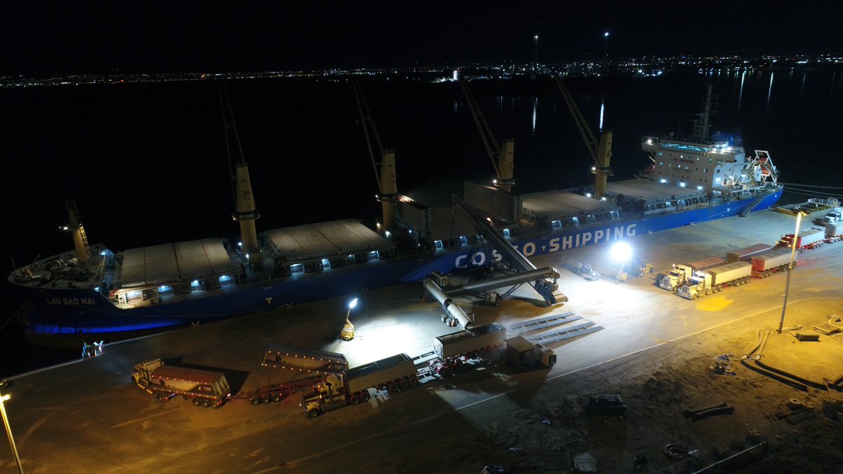 We beat the rain this morning just in time finishing the Lan Bao Hai ex. SCS Osborne loaded with #barley. A big thanks to <a href="/GrainPlains/">Plains Grain</a> &amp; <a href="/brad_griff86/">Brad</a> for a late final push on Friday night clearing a bunker to get it completed.